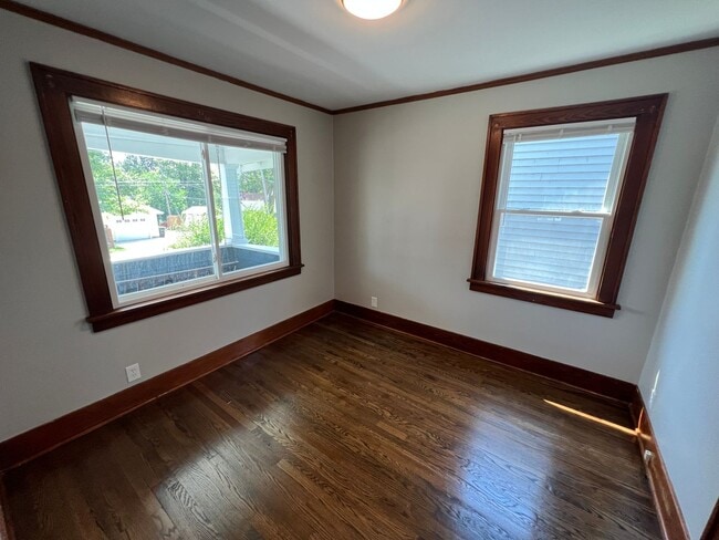 Building Photo - Charming 3BR Home close to Benson/Dundee