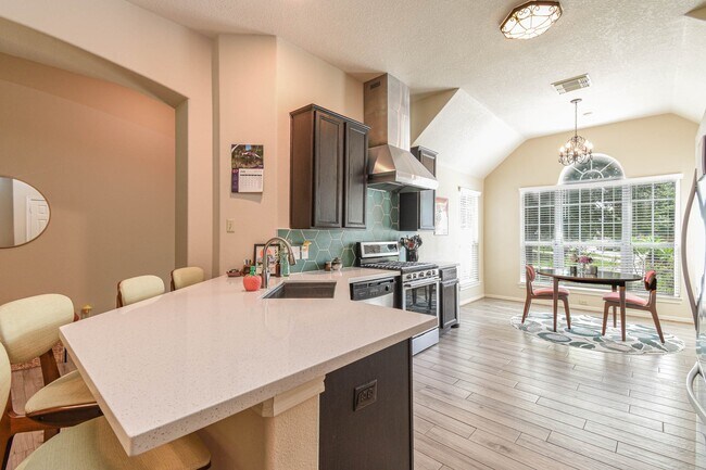 Building Photo - 203 Summer Pine Ct