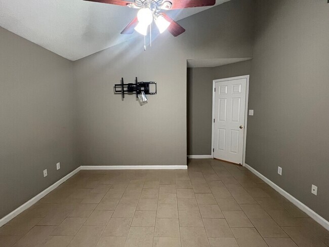 Building Photo - 8410 Cullingford Ln