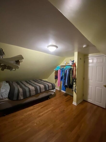 Bedroom - 2843 S Kildare Ave