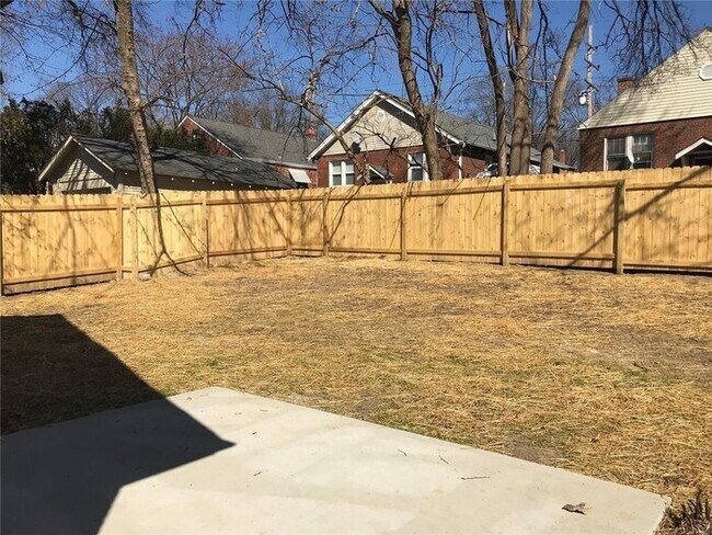 Building Photo - Fantastic 2bd/1ba home! Let yourself in!