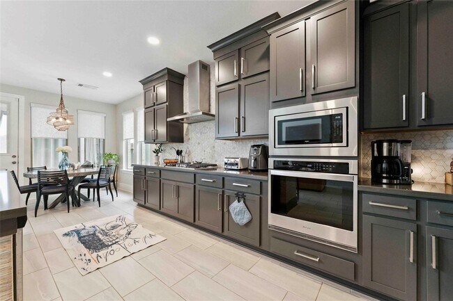 Building Photo - Beautiful Home in Sienna