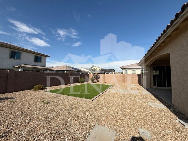 Building Photo - 5214 W Thresher Way