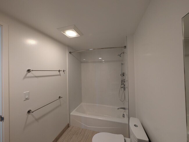 Building Photo - The Park on Keeaumoku brand new studio apartment