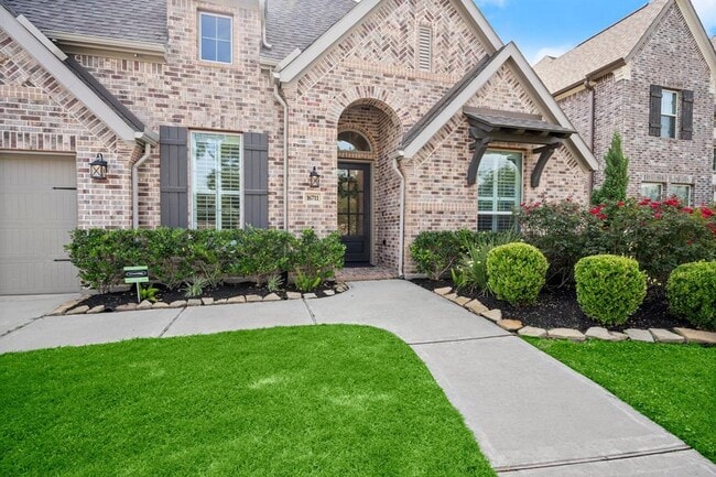 Building Photo - 16711 Arboleda Dr