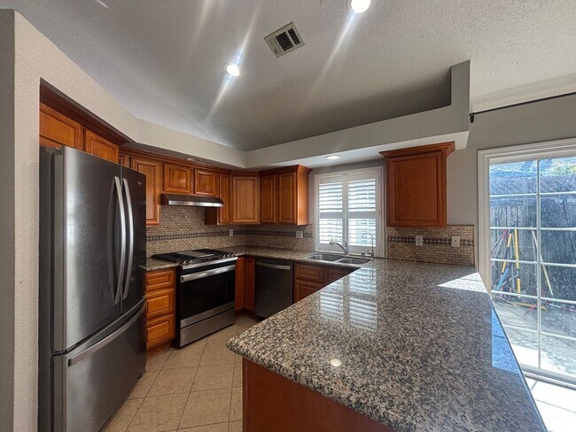 Building Photo - 1150 Buckthorn Ln