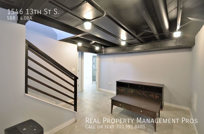 Building Photo - 1546 13th St S