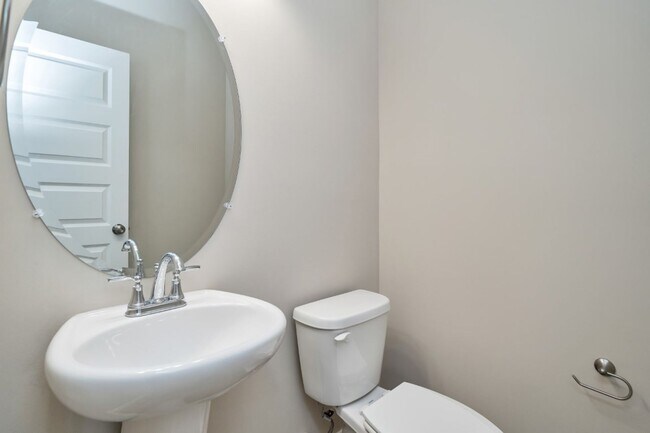 Building Photo - Move-In Special! Pay only ½ of your first ...