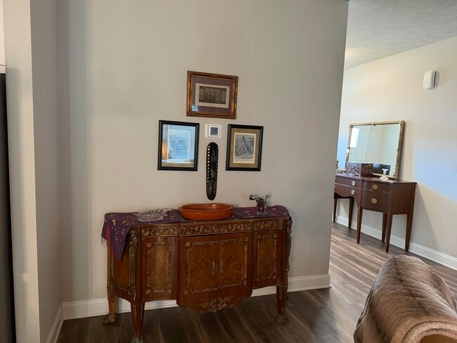 Building Photo - 352 Fox Haven Dr