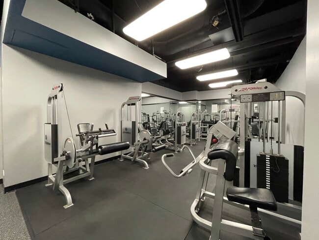 Building Photo - 10 E Ontario St