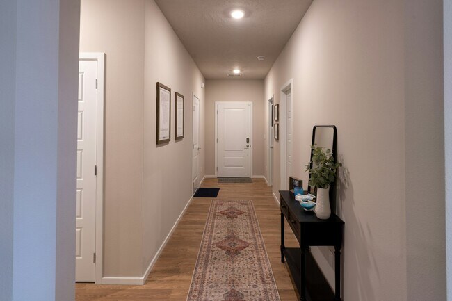 Building Photo - 8210 Allora Rd