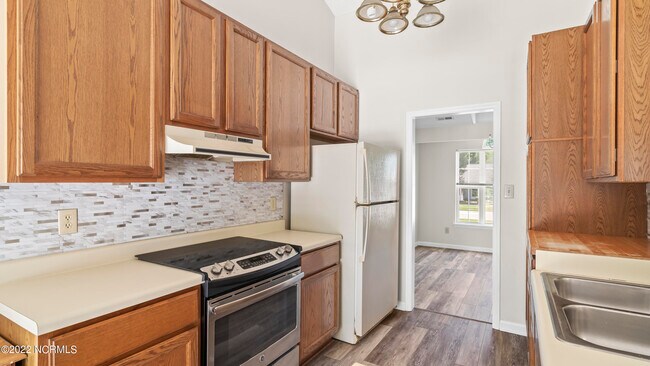 Building Photo - 220 Audubon Dr