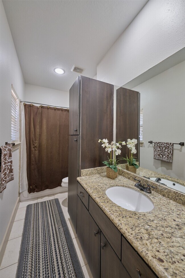 Building Photo - 2422 Navigation Blvd