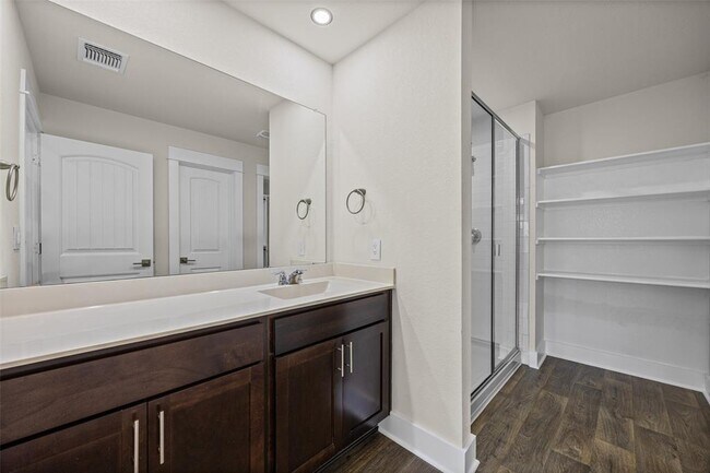Building Photo - 11801 Rush Ln