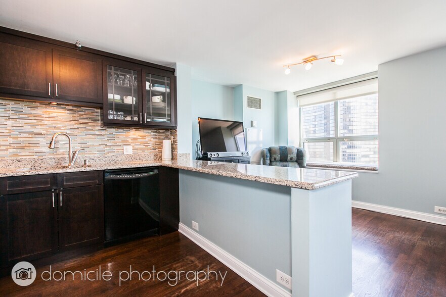 Building Photo - 474 N Lake Shore Dr