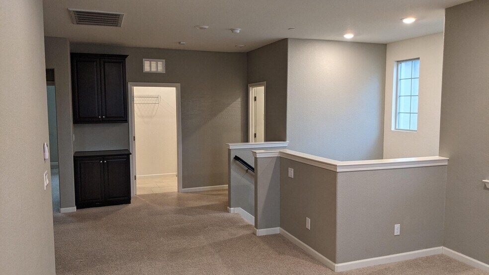 Building Photo - 6011 Terra Ln
