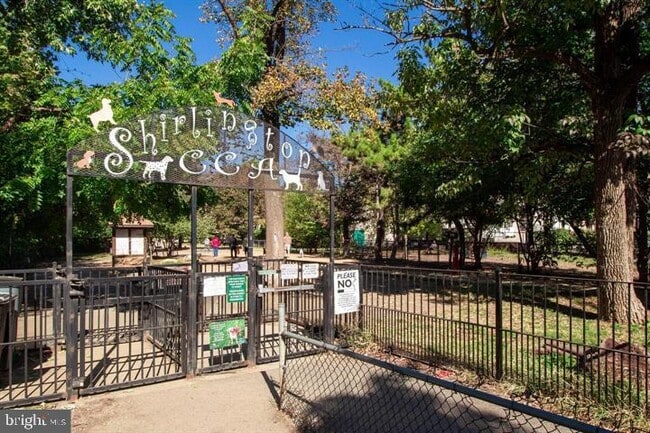 Building Photo - 2216 S Quincy St