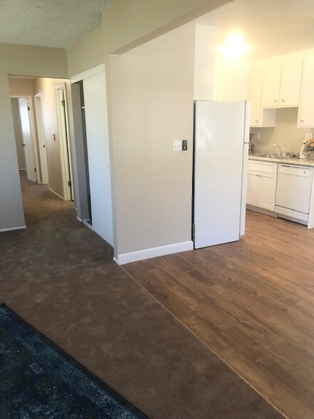 Building Photo - 3456 Redwood Ct