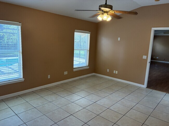 Building Photo - 3247 Countryside View Dr