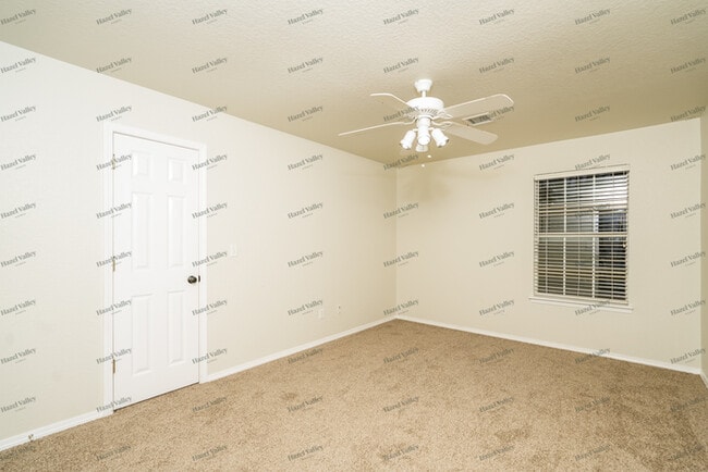 Building Photo - 2421 S Sweet Gum Ave