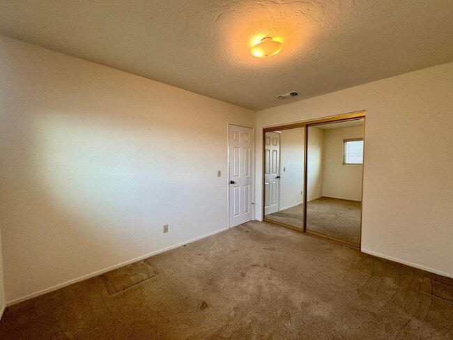 Building Photo - 3-Bedroom House, 2-Car Garage, Fenced Yard...