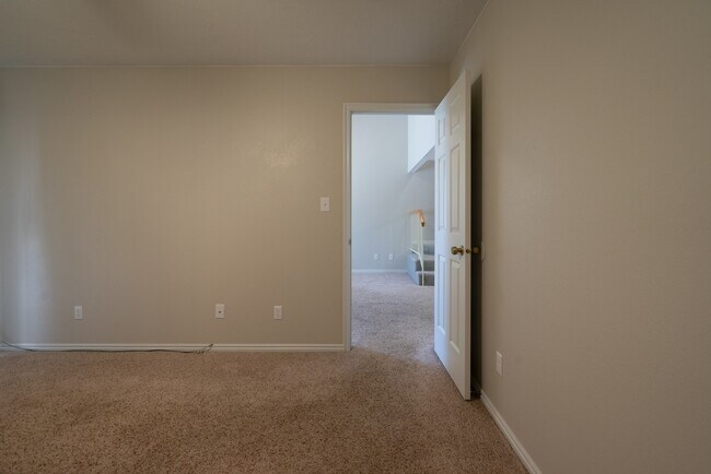 Building Photo - 2 Bedroom & 2 Bath Available in St. George!