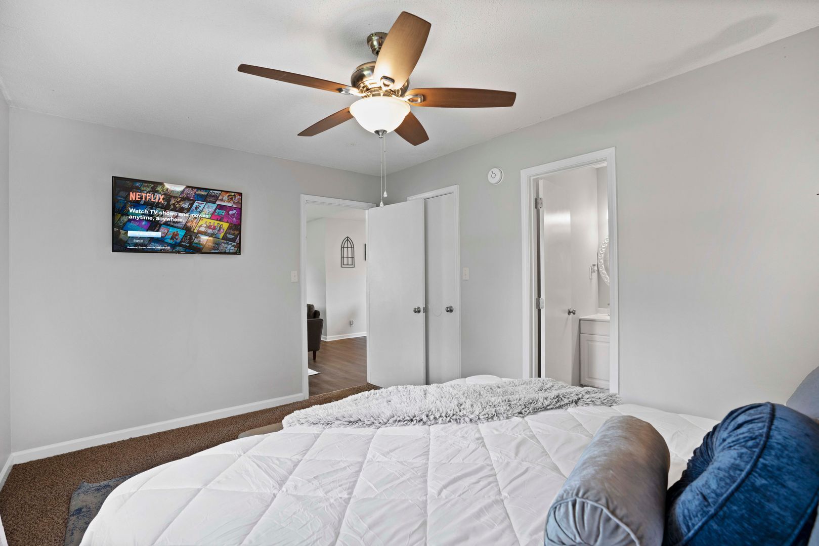 Building Photo - 3415 Oak Lawn Dr