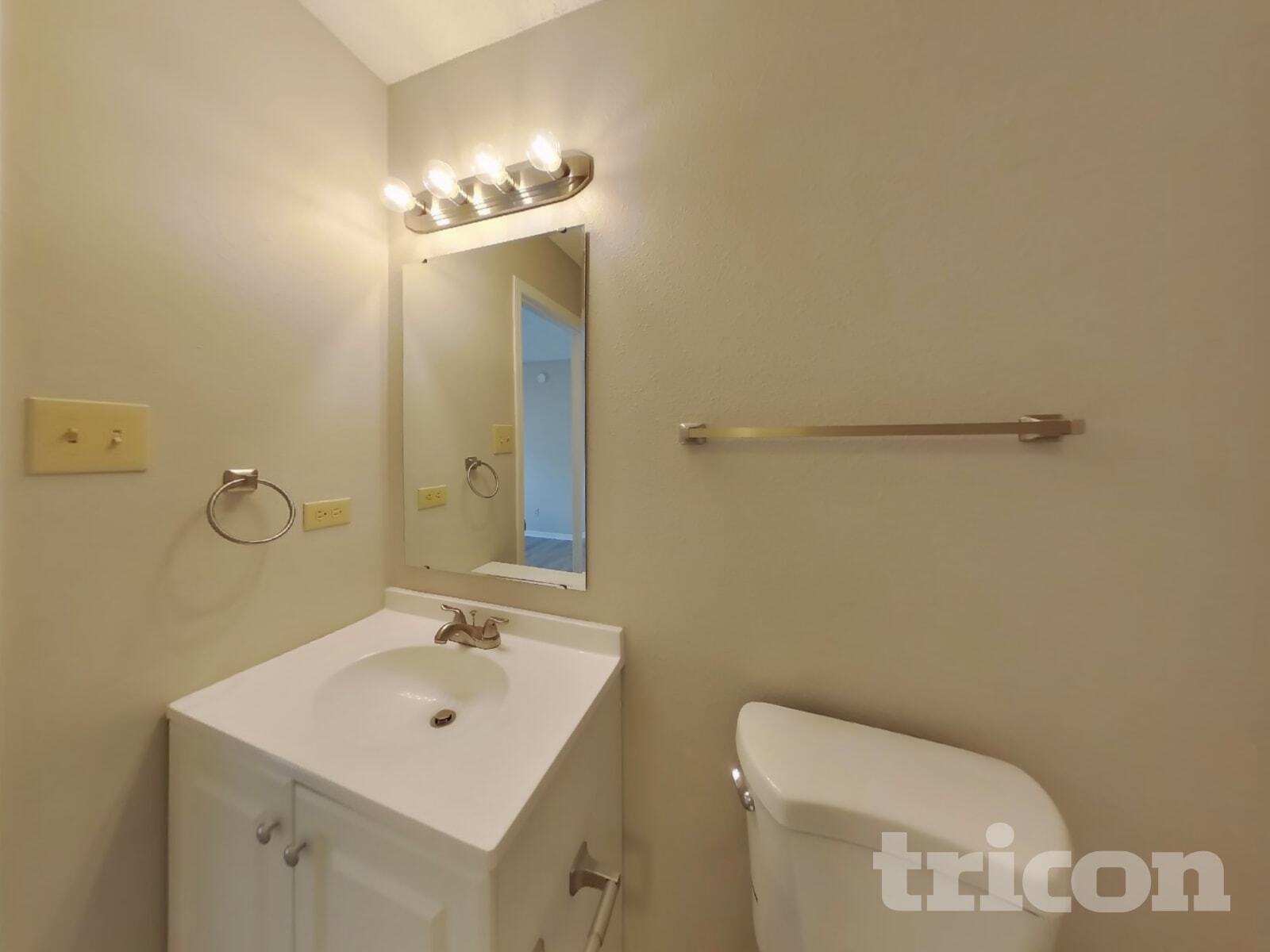 Building Photo - 683 Florence Dr