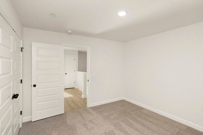 Building Photo - 505 Tappan Private Ln