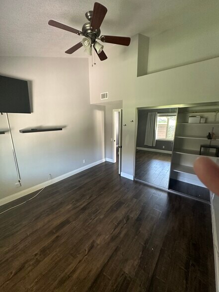 Building Photo - 4176 Minnecota Dr