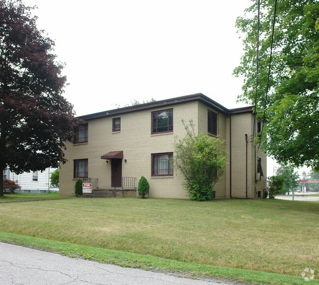 831 Greenlawn Ave 831 Greenlawn Ave Warren OH 44483 Apartment Finder