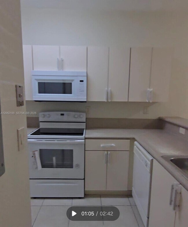 Building Photo - 4917 SW 141st Ave