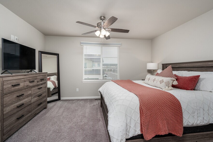 Building Photo - 1643 Rose Quartz Hts