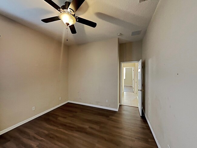 Building Photo - 3465 Bromfield Dr