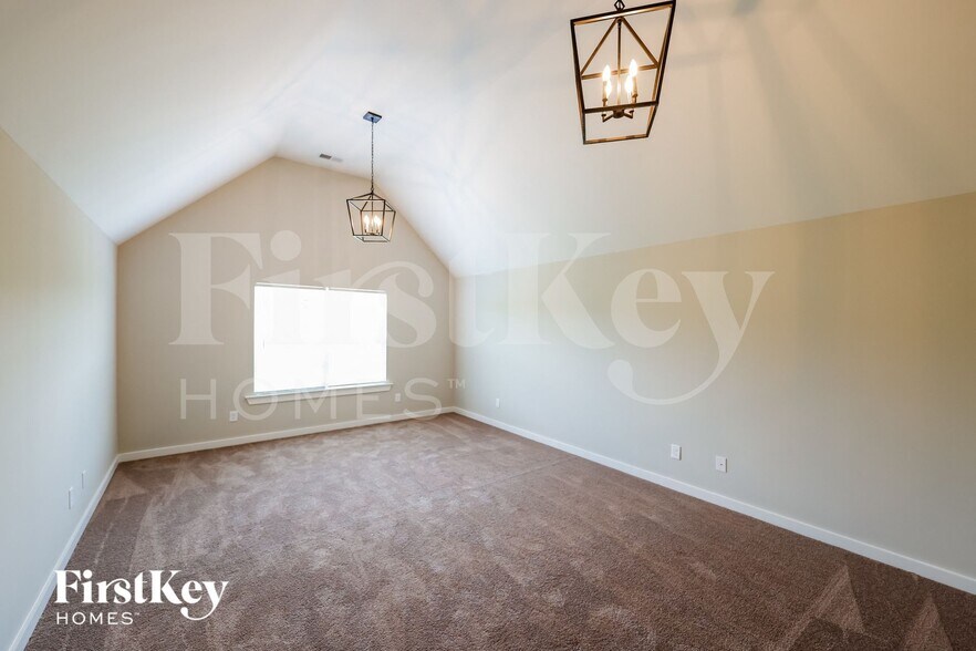 Building Photo - 211 Creek Run Way