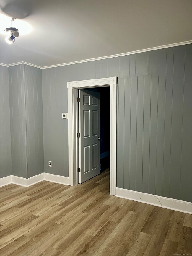 Building Photo - 35 James St