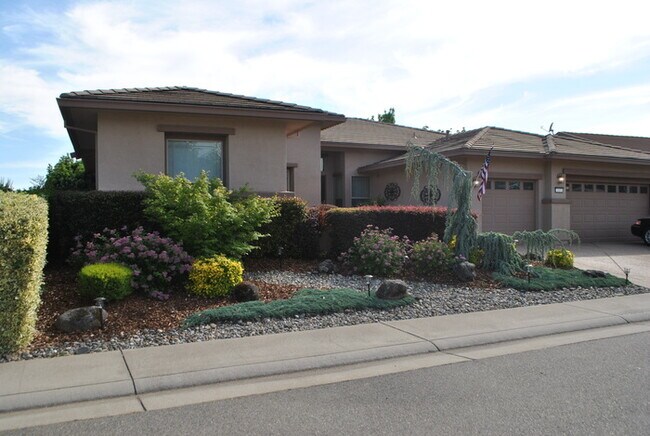 Building Photo - Gorgeous Upgraded Sun City Lincoln Hills Home