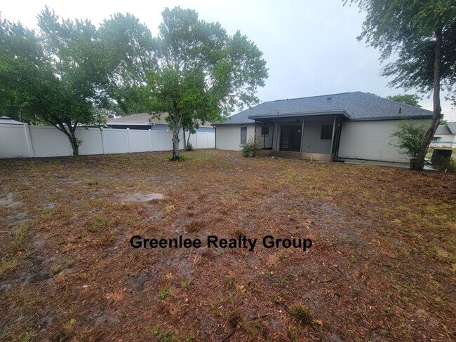 Building Photo - Don't miss this 2 Bed/ 1 Bath home in Holiday Lake Estates!