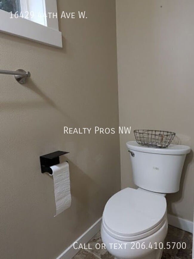 Building Photo - 16429 44th Ave W