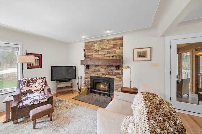 Building Photo - 2854 Parkridge Dr