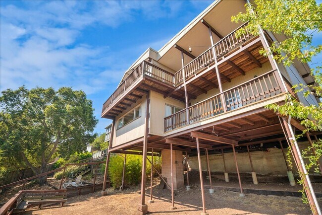 Building Photo - Private Belmont Home | 3 Bed | 3 Bath | 2,272 Sq. Ft.