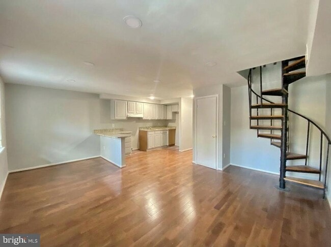 Building Photo - 713 Walnut St