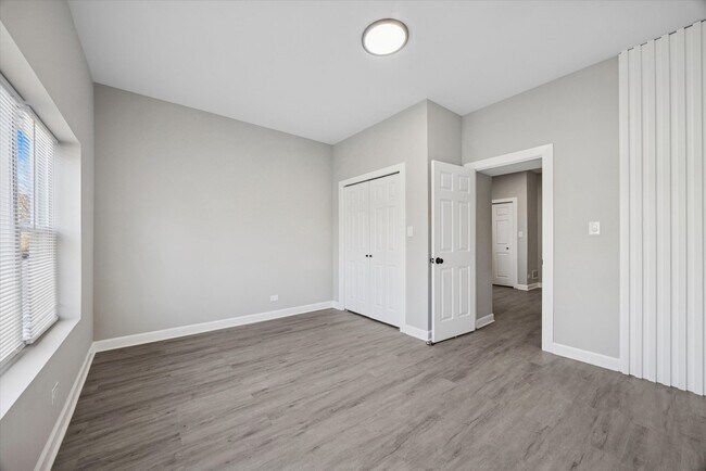 Building Photo - 8018 S Harvard Ave