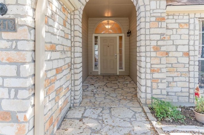 Building Photo - 10413 Hess Dr