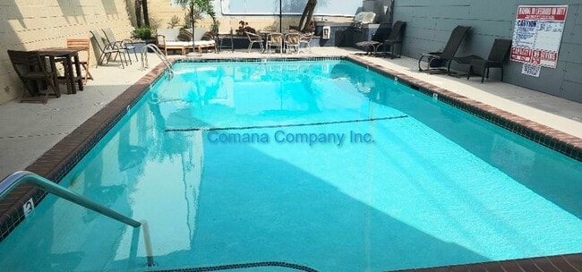 Building Photo - Beautifully appointed one bedroom one Bath...