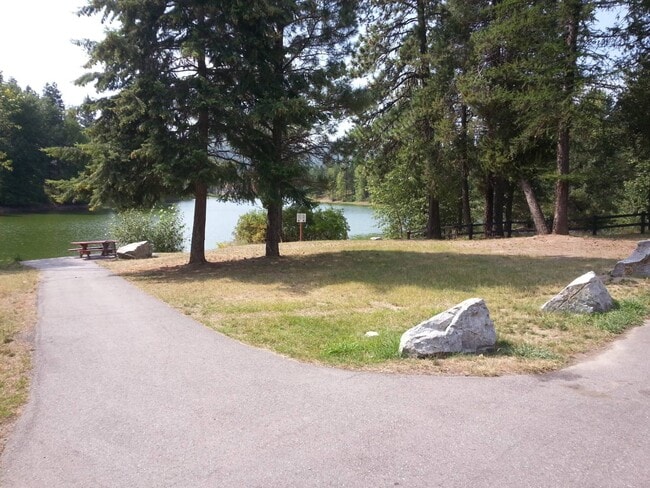 Building Photo - 134 Hanaford Rd