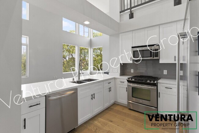 Building Photo - Spacious 2-Bedroom Condo with 2 Full Baths in Oxnards Channel Island
