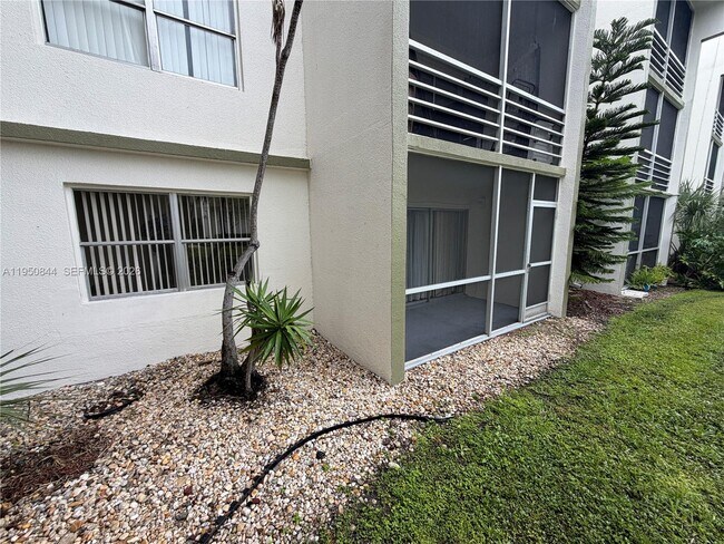 Building Photo - 4235 N University Dr