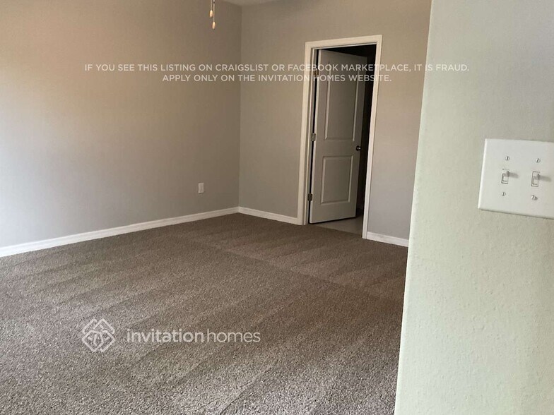 Building Photo - 2258 Jungle Dr