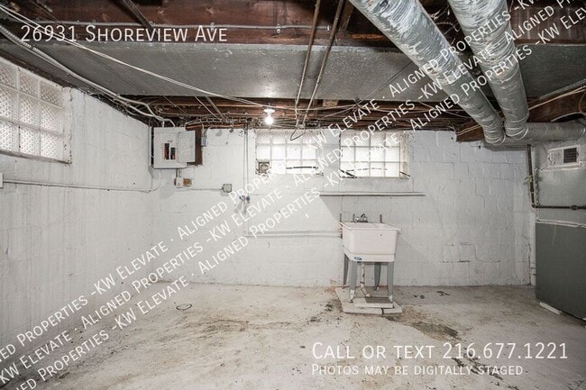 Building Photo - 26931 Shoreview Ave